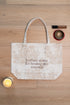 Zafu Bag champagne in toile de Jouy ricamata a mano, borsa artigianale per trasportare il tuo cuscino da meditazione e accompagnarti nel tuo cambiamento.